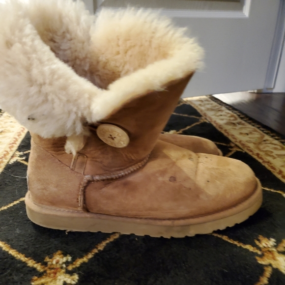 UGG bailey button boots - Picture 7 of 13